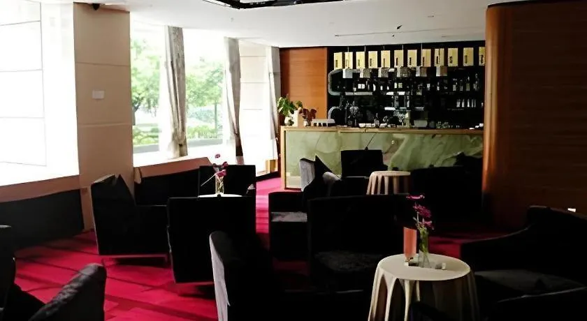 Kingnoah Hotel Zhuhai 4*,