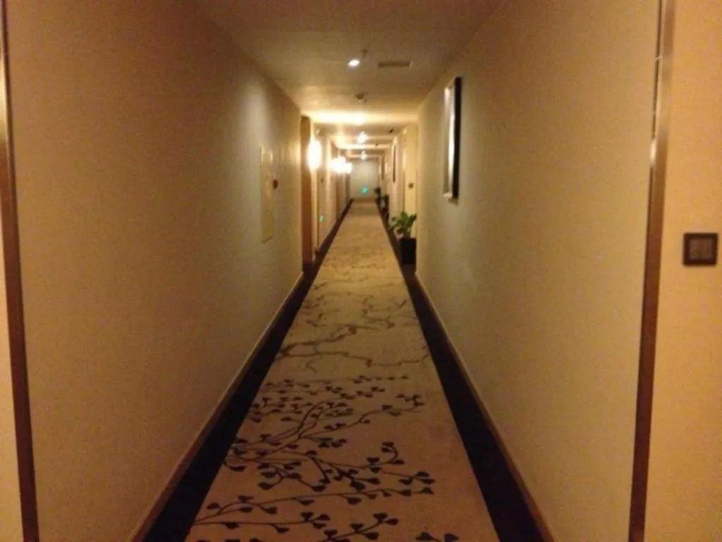 Kingnoah Hotel Zhuhai 4*,  China