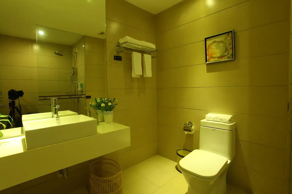 Kingnoah Hotel Zhuhai 4*,  China