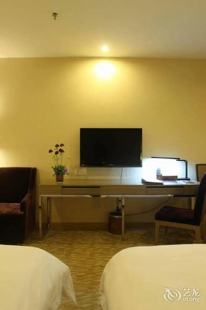Kingnoah Hotel Zhuhai 4*,